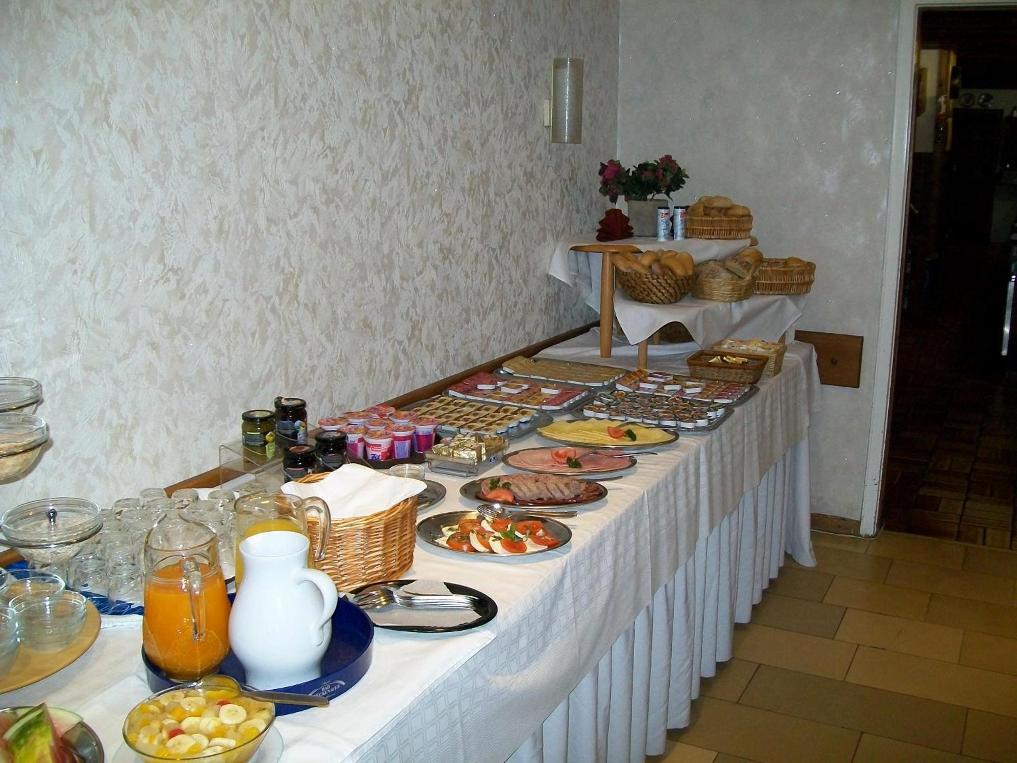 Gasthof Rhoenperle Kothen  Zewnętrze zdjęcie